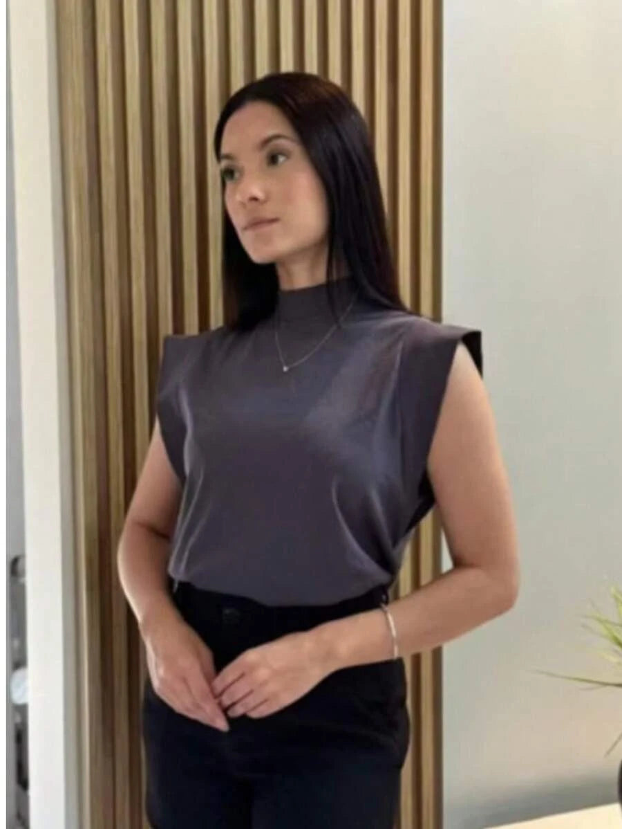 Blusa Tyche - Muscle Marrom Gola Alta Manga Morcego | Aurora