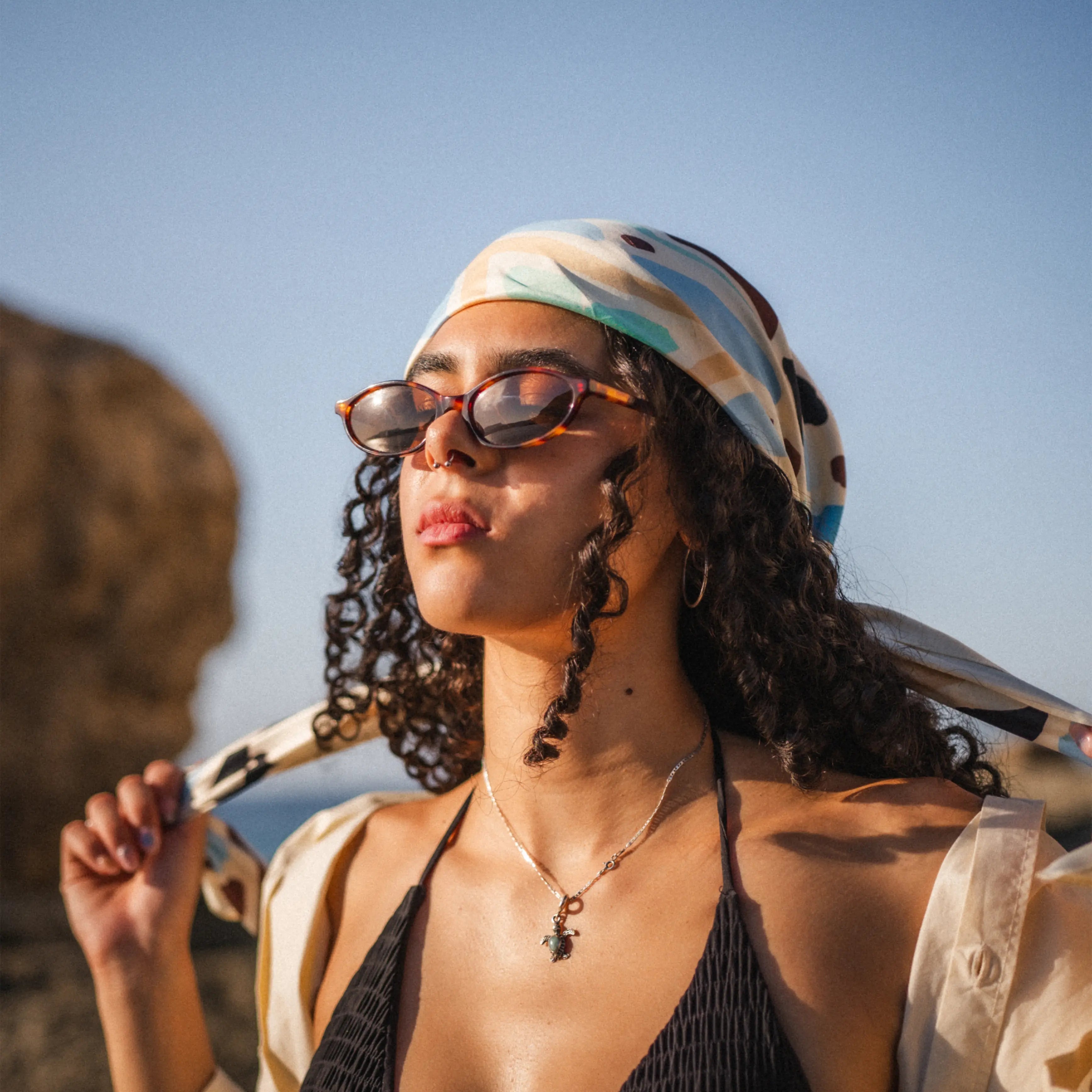 Óculos de Sol Luna – Oval Feminino Minimalista de Verão | Aurora